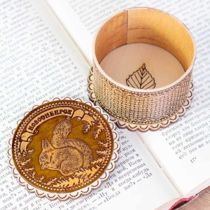 Шкатулка Новосибирск Белка фигурная 7х7х4,7