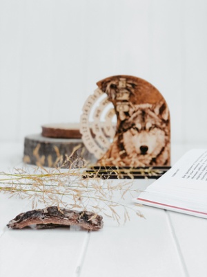 ---Календарь Волк фанерный 12*4*13 - сувенир